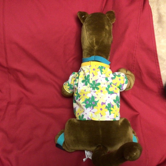 Toy, 17” SCOOBY DOO flower power stuffy - Picture 2 of 4